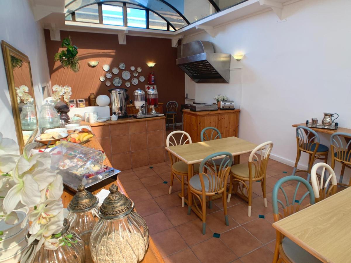 Dale Court Guest house *